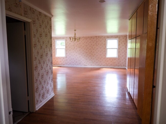 Building Photo - MOVE IN SPECIAL for: 3 Bedroom House Avail...