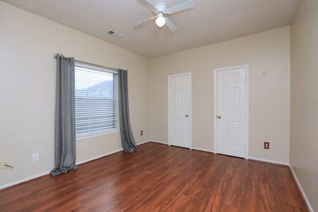 Building Photo - 834 Featherbrook Ct
