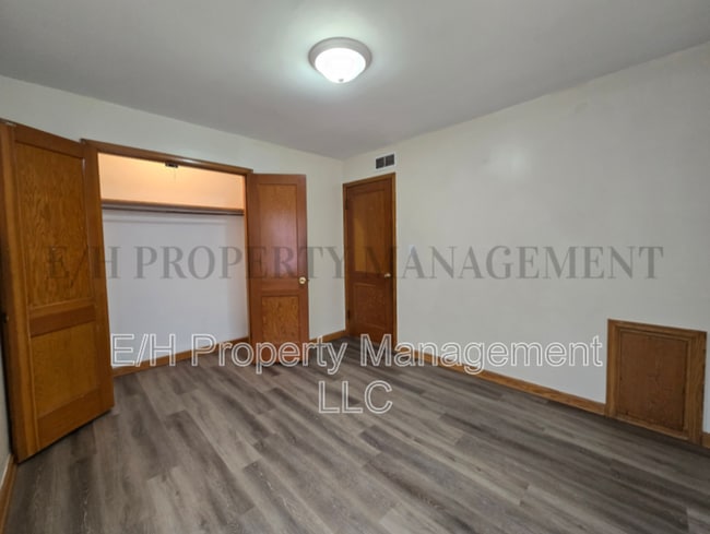 Building Photo - 724 S Hunter