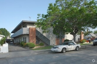 Building Photo - 0146 - Clifton Ave 389