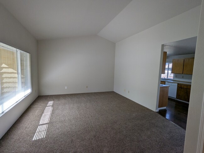 Building Photo - 61862 Avonlea Cir