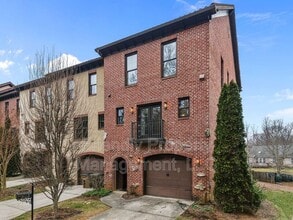 Building Photo - 812 Pisgah Church Rd