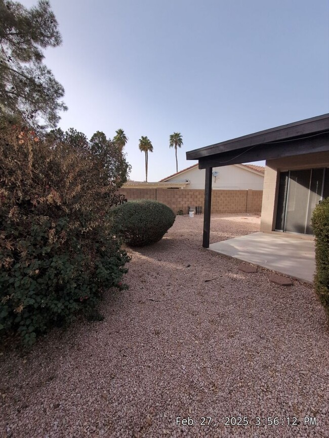 Building Photo - Welcome to your new cozy, immaculate and spacious home!
