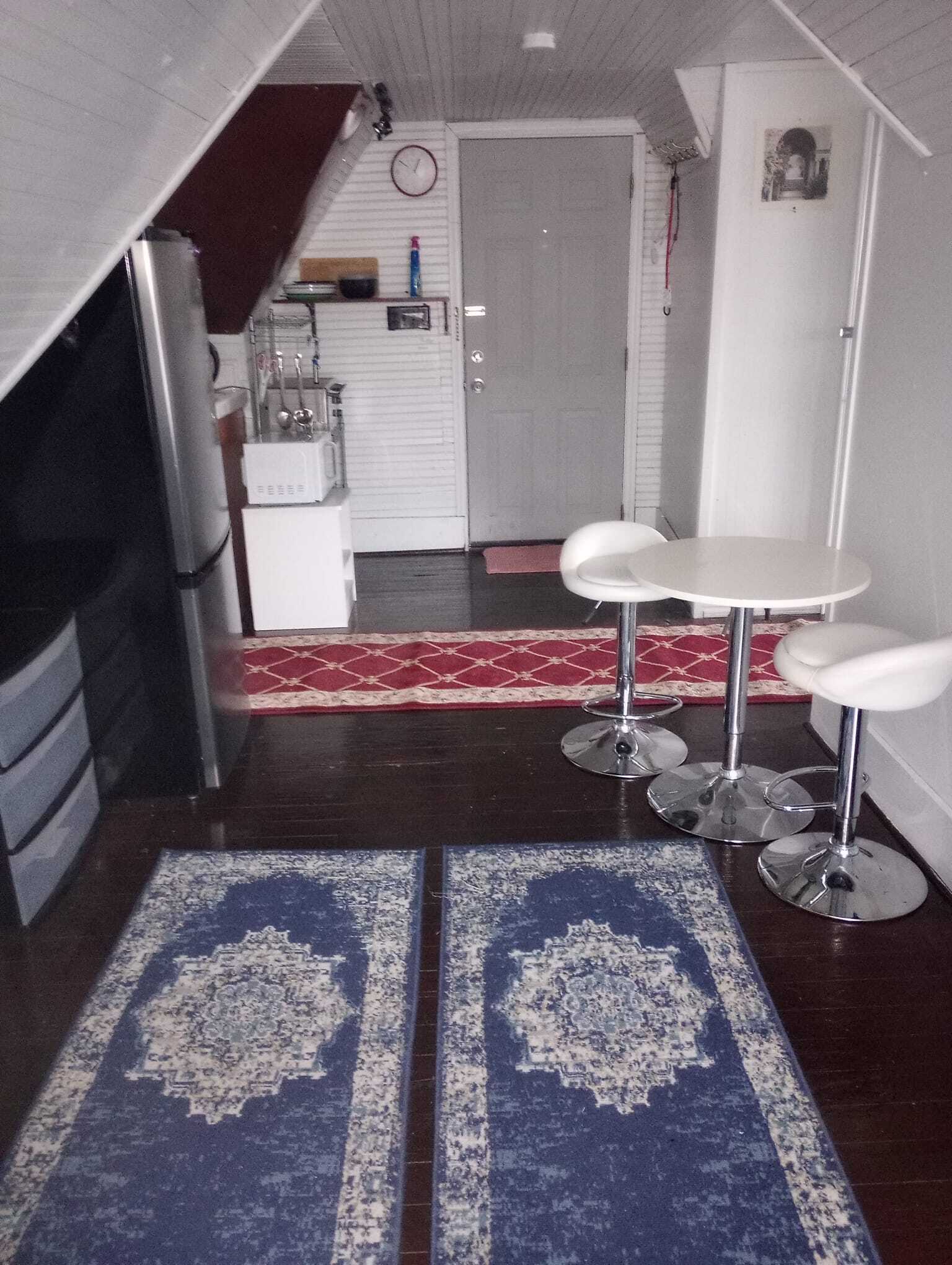 Building Photo - 805 N Leverett Ave