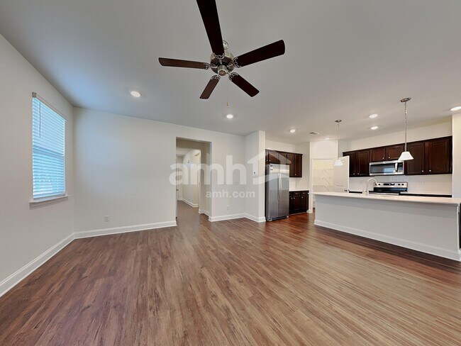 Building Photo - 606 Rivermist Dr