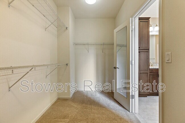 Building Photo - 2512 Piccadilly Cir