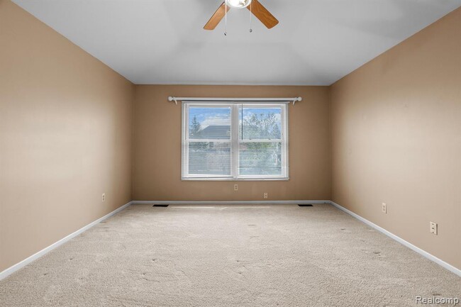 Building Photo - 45419 Glengarry Blvd