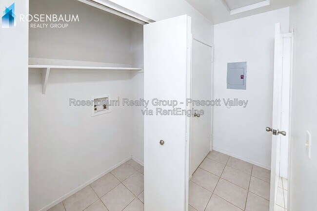 Building Photo - 3170 N Tani Rd