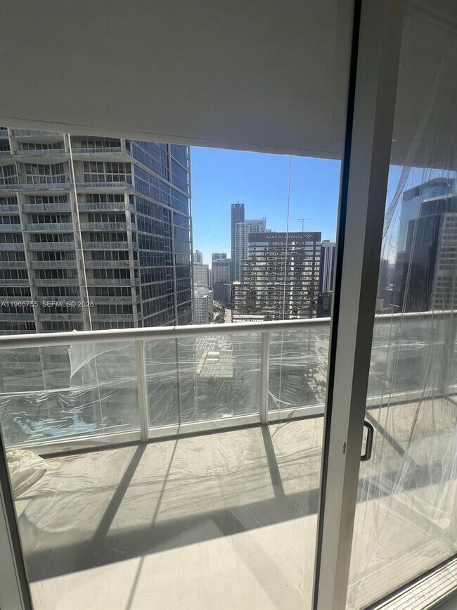 Building Photo - 475 Brickell Ave