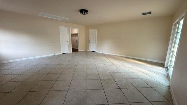 Building Photo - 13980 Red Wood Cir N