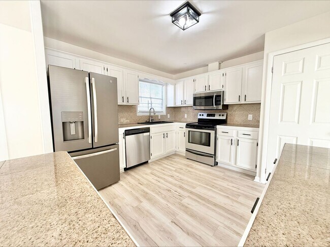 Building Photo - Brookside Beauty