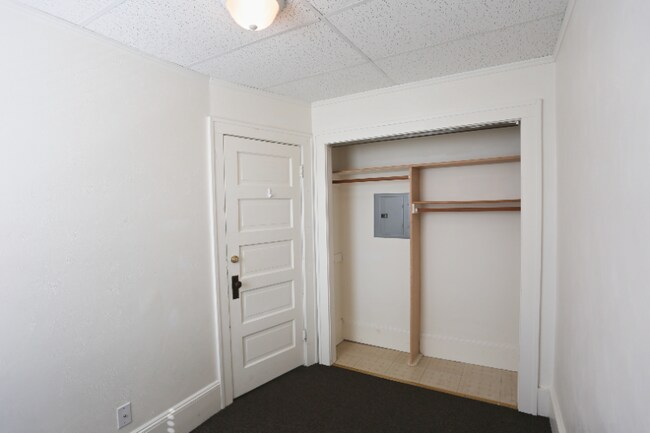 Building Photo - 222 E Aurora St