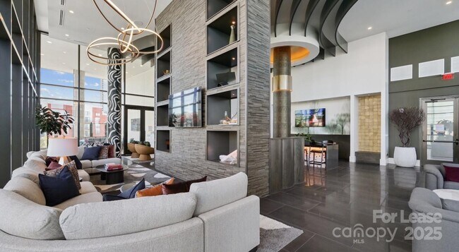 Building Photo - 1007 S Mint St