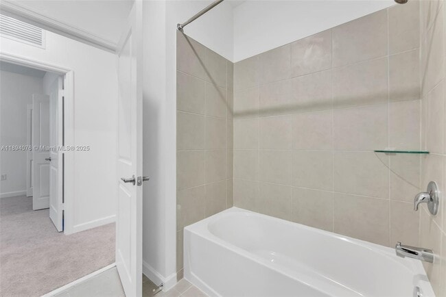 Building Photo - 2522 SE 27th Dr