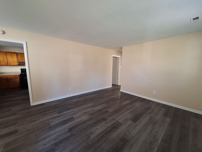 Building Photo - 704 Old Buckroe Rd