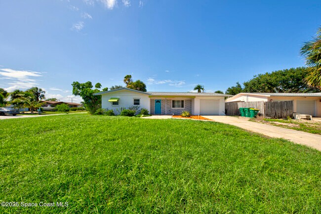 Building Photo - 282 Fay Dr