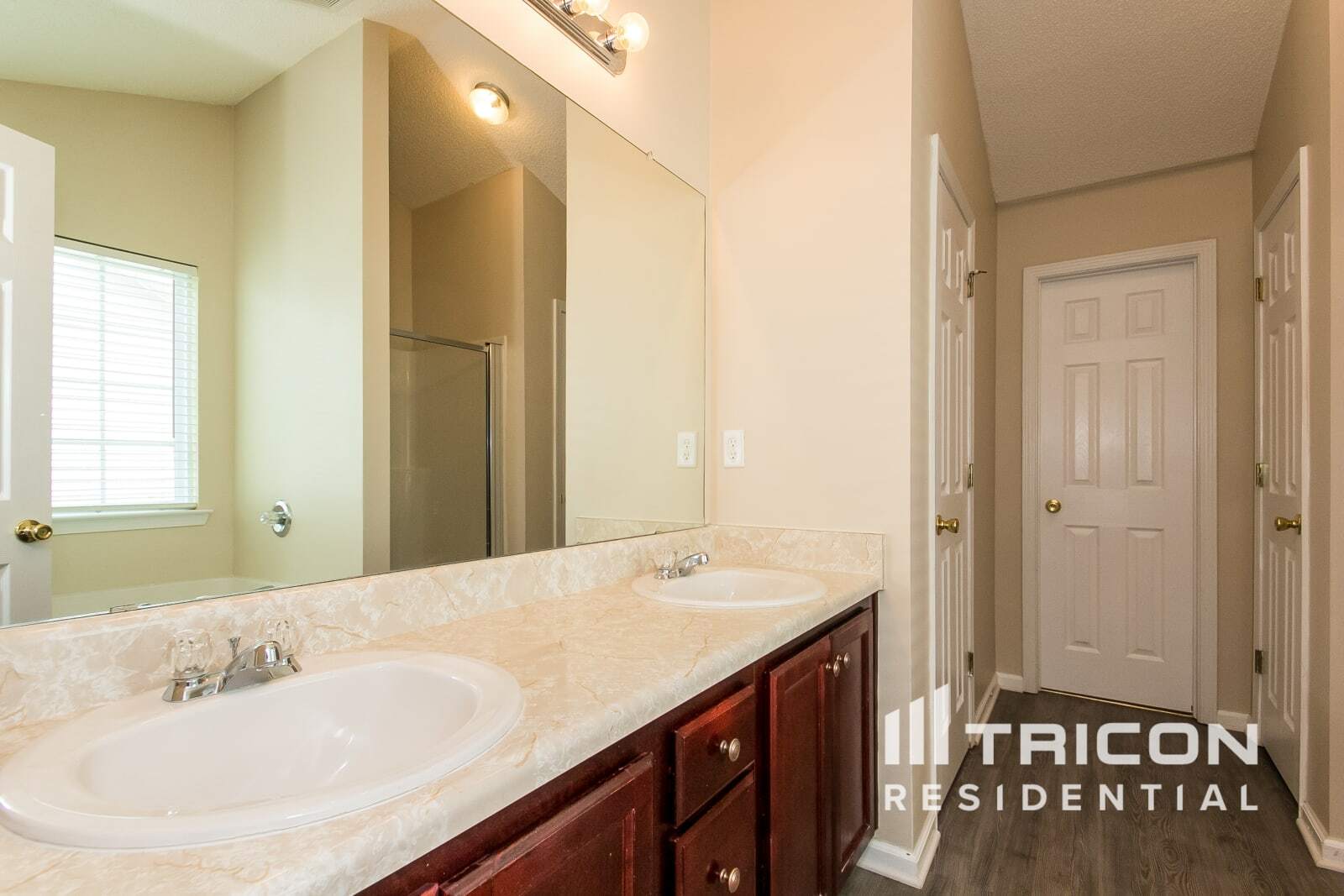 Building Photo - 4991 Larkspur Ln