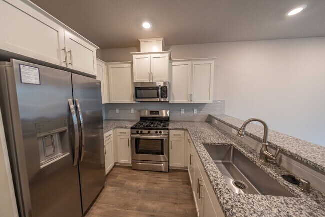 Building Photo - 2333 S Brookside Pl