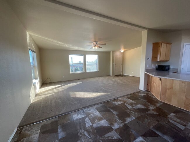 Building Photo - 3 Bed, 2 Bath Manufactured Home with a View