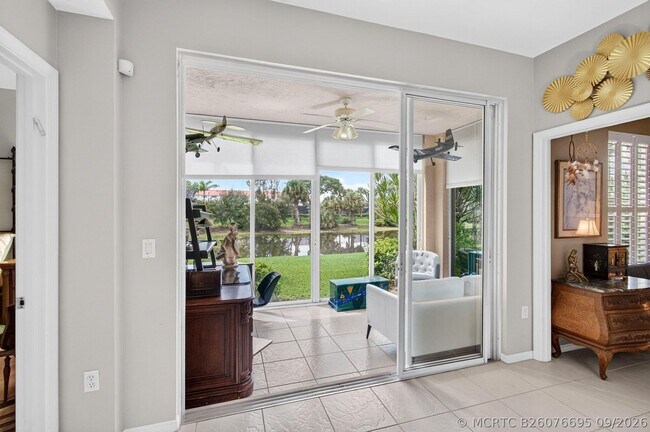 Building Photo - 12418 Crystal Pointe Dr