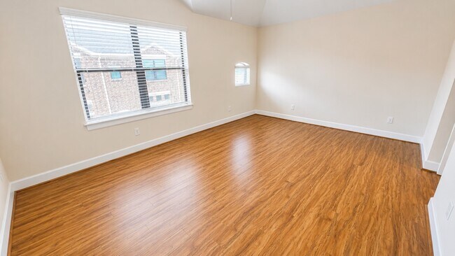 Building Photo - 2710 Hullsmith Dr