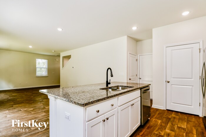 Building Photo - 500 Wayton Cir
