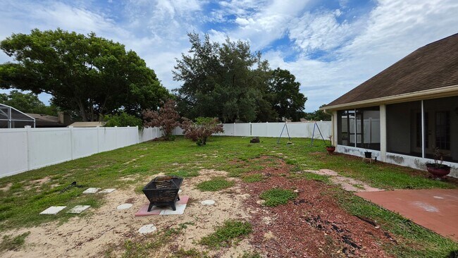 Building Photo - 10051 Dorset Dr
