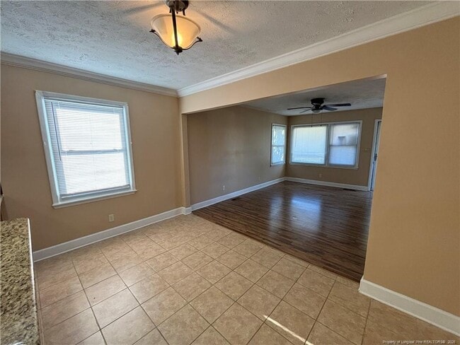 Building Photo - 931 Fleetwood Dr