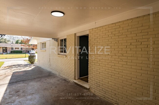 Building Photo - Fully Renovated 3 Bed 2 Bath Home!