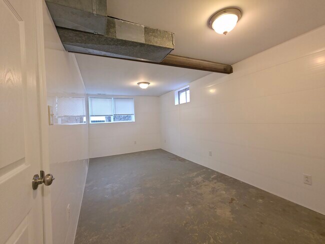 Building Photo - 3125 Phils Dr