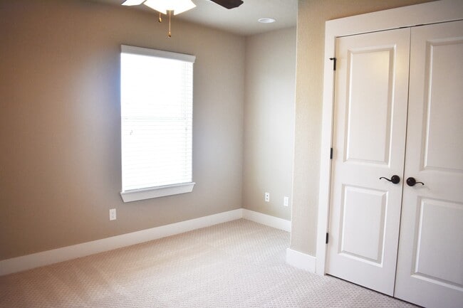 Building Photo - Upscale 4 Bedroom 3.5 Bathroom Home in Fayetteville!!