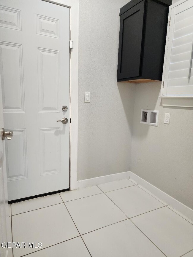 Building Photo - 7857 Enchanted Hls Dr