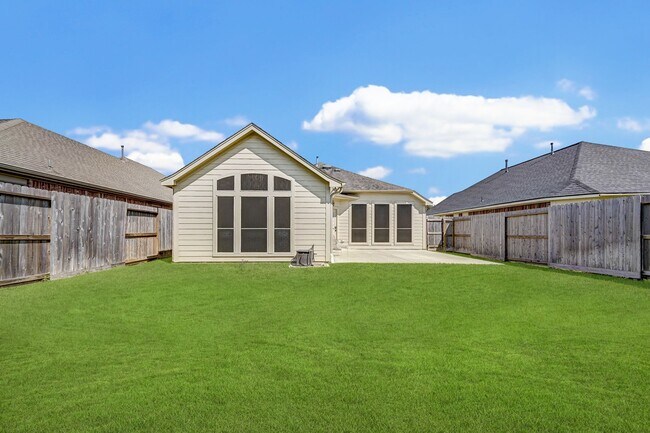 Building Photo - 18923 Bluestone Hollow Ln