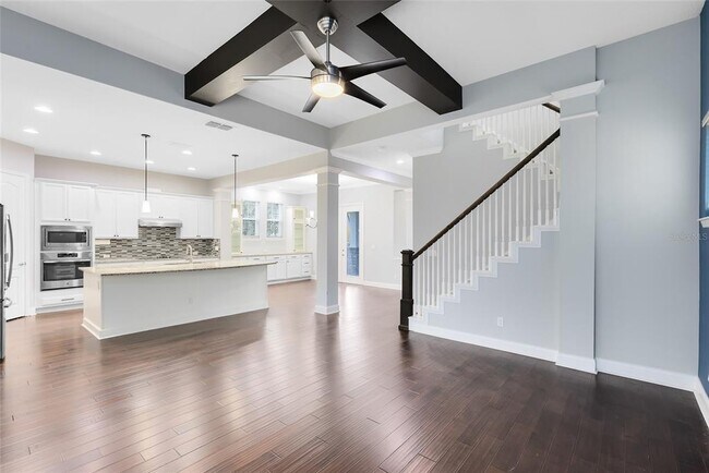 Building Photo - 8450 Laureate Blvd