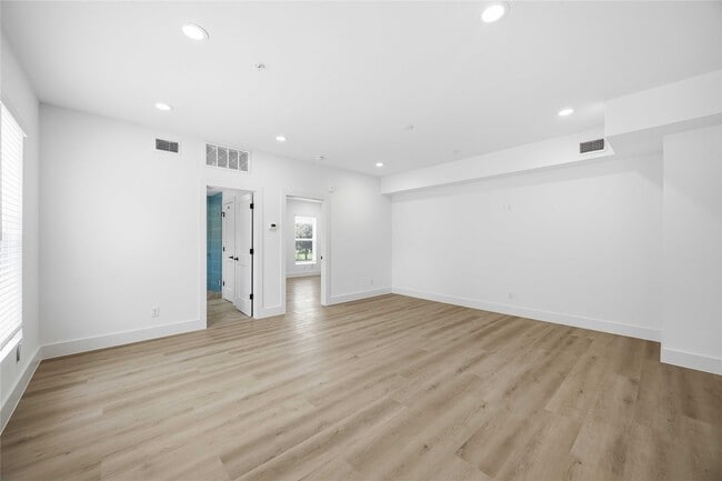 Building Photo - 5408 San Jose St