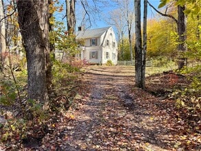 Building Photo - 221 Centennial Farm Ln