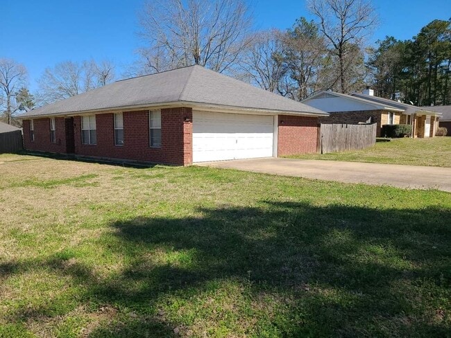 Building Photo - 3713 Bluff Oak St