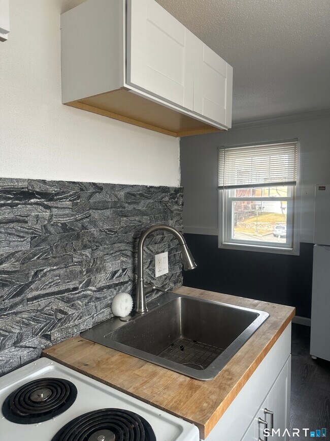 Building Photo - 20 Depot St