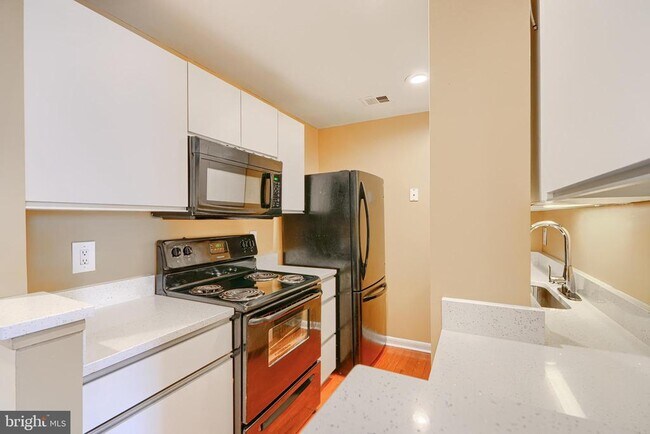 Building Photo - 2639 Boston St