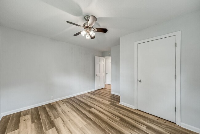 Building Photo - Move-In Ready 4 Bedroom Home in the Heart of Champaign