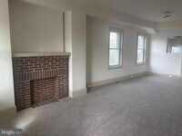 Building Photo - 1016 E Hector St