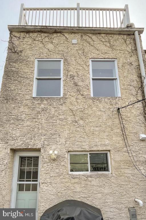 Building Photo - 1909 Manton St