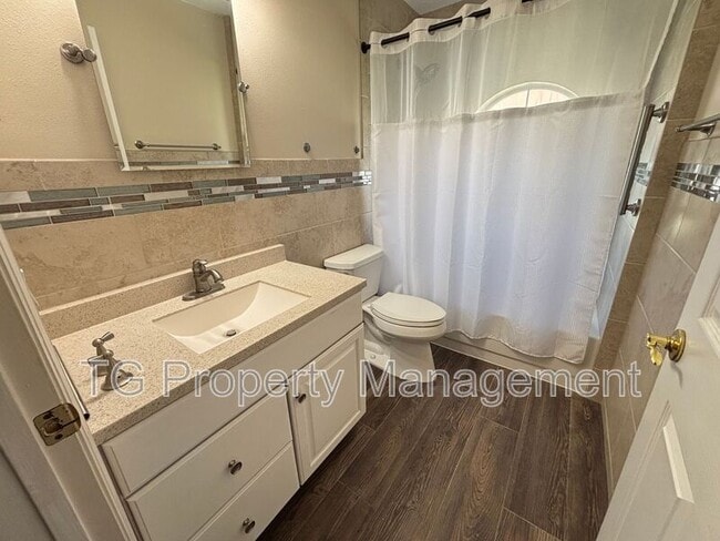 Building Photo - 20 Clarendon Ct N