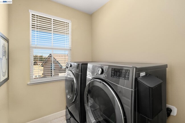 Building Photo - 310 Elworthy Ranch Cir