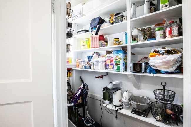 Building Photo - 1514 W Addison St