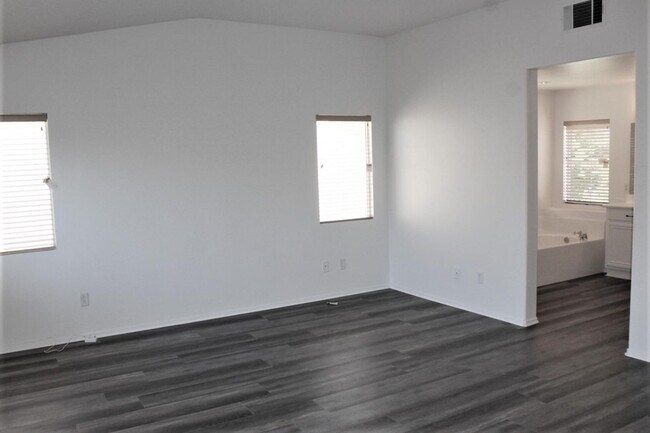 Building Photo - 3 Bed 3 Bath Menifee Home for rent