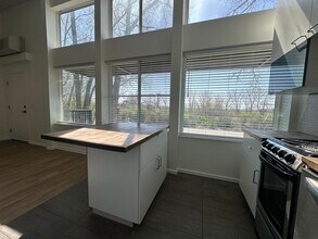 Building Photo - 3048 Anderberg Dr