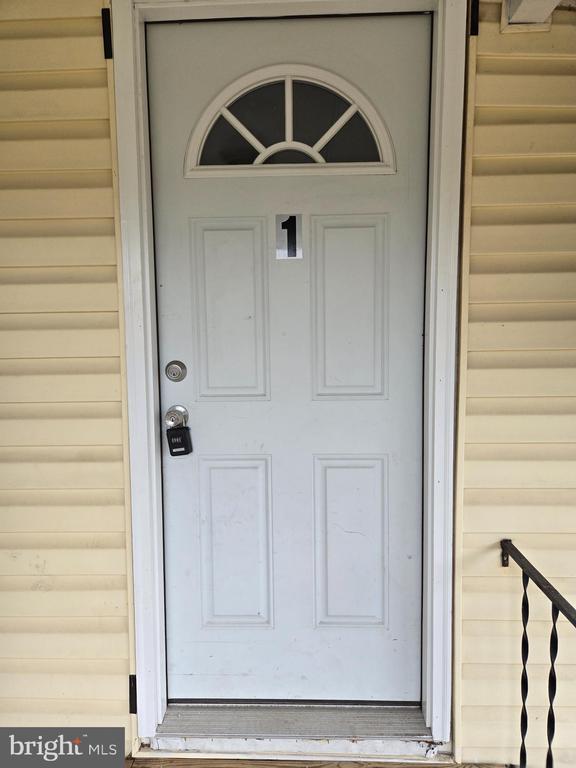 Building Photo - 102 W Broad St