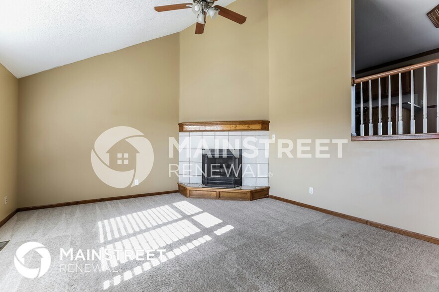 Building Photo - 2300 Valley View W