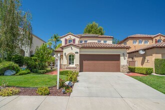 Building Photo - 4 Bedroom Home for Rent in Valencia Northp...